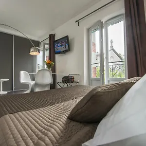 hotel-des-capucins-le-puy-en-velay.hotels-rhonealpes.com/